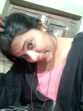 Snapshot of couple_71 chatting on 12-04-25, 05:06 couple 71 online show from 12-04-25, 05:06