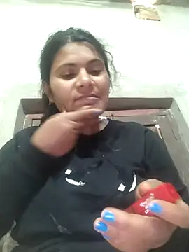 Snapshot of couple_71 chatting on 12-14-25, 06:08 couple 71 online show from 12-14-25, 06:08