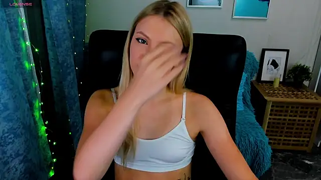 Snapshot of KatherineePierce chatting on 09-14-25, 01:54 KatherineePierce online show from 09-14-25, 01:54