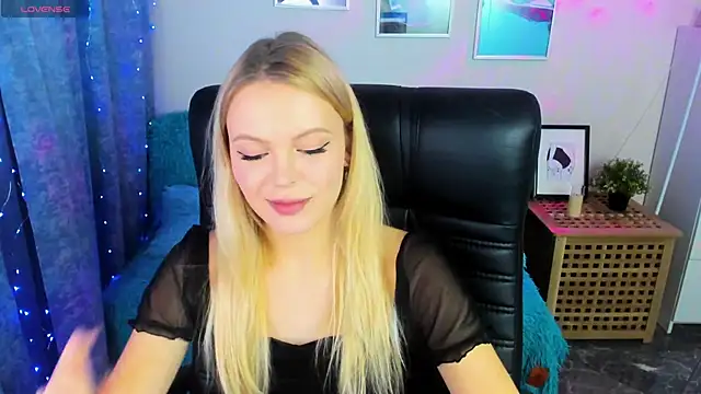 Snapshot of KatherineePierce chatting on 10-18-25, 05:03 KatherineePierce online show from 10-18-25, 05:03