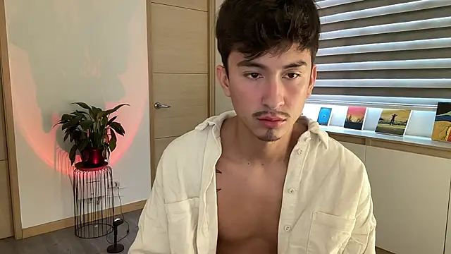 sweettaaron01 online show from 10-15-25, 05:35