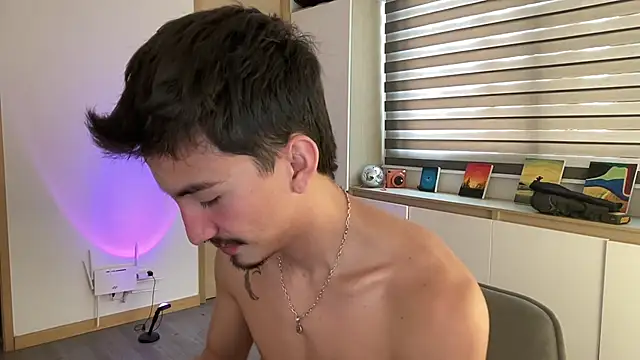 sweettaaron01 online show from 11-24-25, 05:34