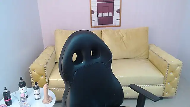 Snapshot of bellatrix_ch chatting on 09-24-25, 04:10 bellatrix ch online show from 09-24-25, 04:10