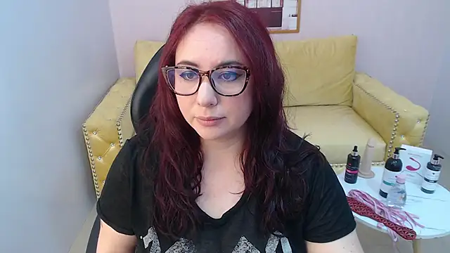 Snapshot of bellatrix_ch chatting on 09-26-25, 04:00 bellatrix ch online show from 09-26-25, 04:00