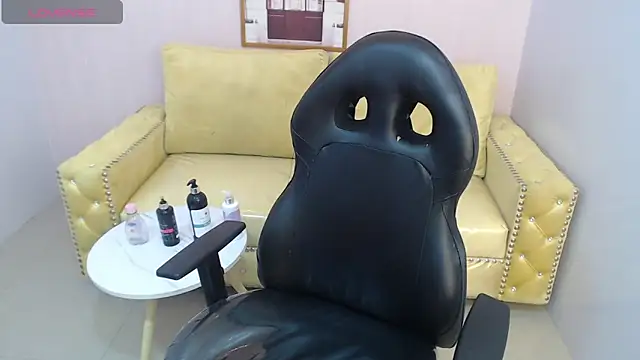 Snapshot of bellatrix_ch chatting on 11-28-25, 04:20 bellatrix ch online show from 11-28-25, 04:20