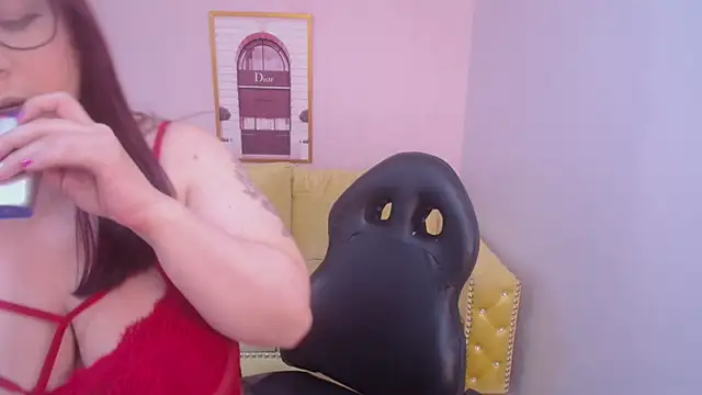 Snapshot of bellatrix_ch chatting on 12-16-25, 04:23 bellatrix ch online show from 12-16-25, 04:23