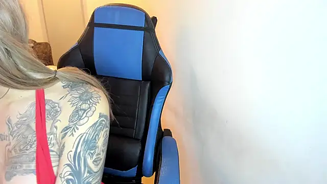 Scarbadgirl  online show from 02-15-26, 03:36