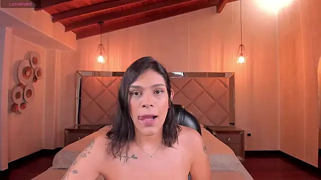 SarahYates online show from 09-09-25, 04:12