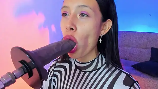 alicemoon   online show from 12-20-25, 10:00