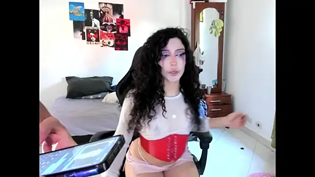 Snapshot of Oliver_and_kalypso chatting on 10-29-25, 08:10 Oliver and kalypso online show from 10-29-25, 08:10