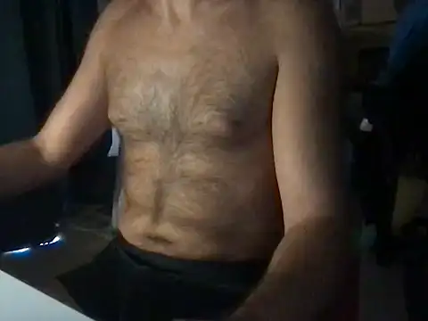 Snapshot of TomTop_11 chatting on 10-15-25, 08:25 TomTop 11 online show from 10-15-25, 08:25