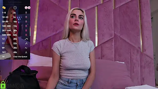 SelenaDaze online show from 11-28-25, 06:27