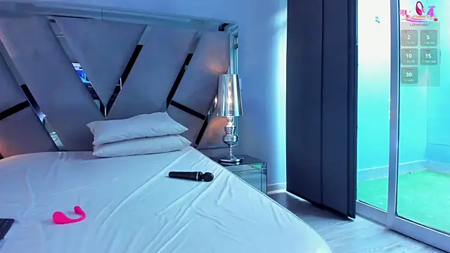 Snapshot of miamirage_ chatting on 09-26-25, 12:31 miamirage  online show from 09-26-25, 12:31