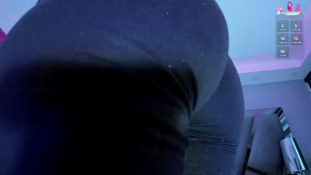 Snapshot of miamirage_ chatting on 09-27-25, 12:21 miamirage  online show from 09-27-25, 12:21