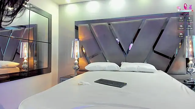 Snapshot of miamirage_ chatting on 10-06-25, 12:46 miamirage  online show from 10-06-25, 12:46