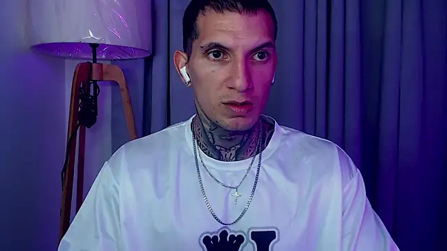 Shane Clay online show from 10-21-25, 01:39