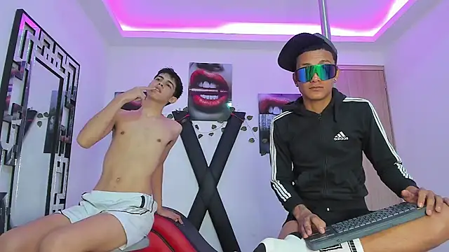 TWINKS FRIENDS online show from 09-30-25, 07:24