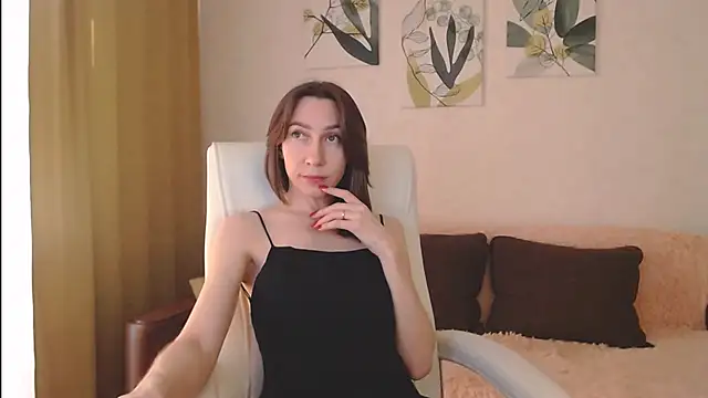 Snapshot of GoodGlamorGirl chatting on 02-24-25, 04:49 GoodGlamorGirl online show from 02-24-25, 04:49