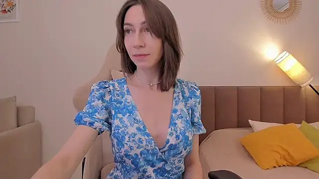 Snapshot of GoodGlamorGirl chatting on 10-31-25, 04:24 GoodGlamorGirl online show from 10-31-25, 04:24