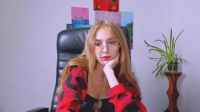 Snapshot of Miss_SammyQ chatting on 09-24-25, 07:28 Miss SammyQ online show from 09-24-25, 07:28