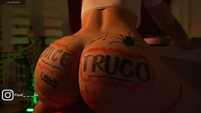 Miaa k7 online show from 10-31-25, 03:07