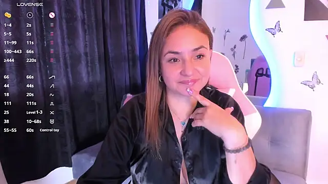 Snapshot of luciamature_ chatting on 11-10-25, 06:18 luciamature online show from 11-10-25, 06:18