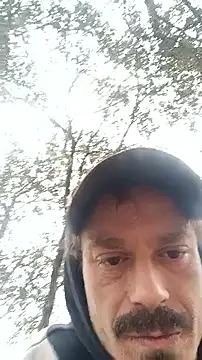 Snapshot of jvdzj-0_ chatting on 10-04-25, 03:21 jvdzj-0  online show from 10-04-25, 03:21