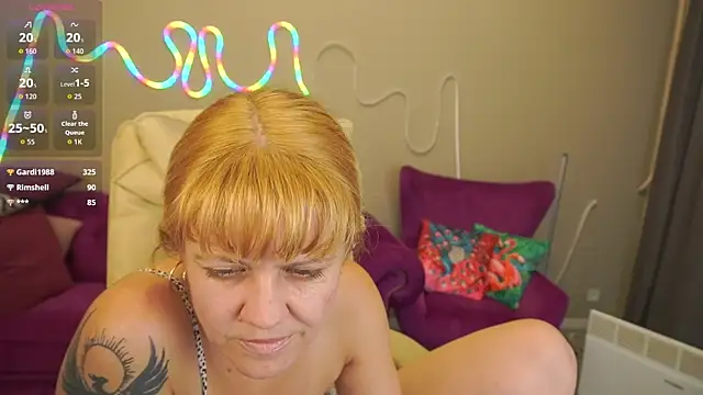 BellaLaPetit online show from 10-28-25, 02:15