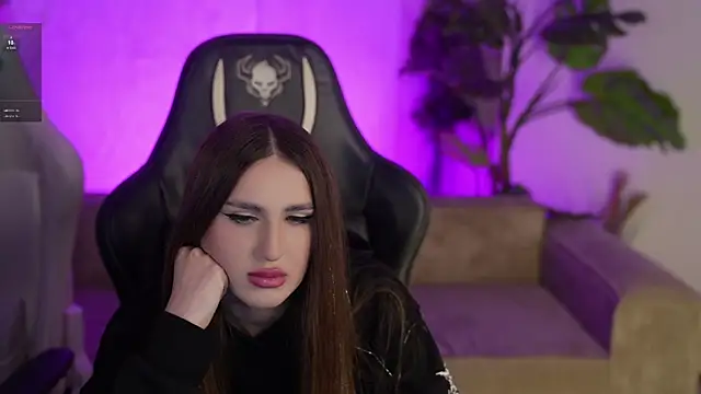 Snapshot of Goldie_Flame chatting on 02-05-26, 03:33 Goldie Flame online show from 02-05-26, 03:33