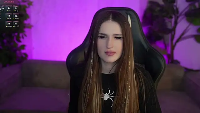 Snapshot of Goldie_Flame chatting on 02-06-26, 12:48 Goldie Flame online show from 02-06-26, 12:48