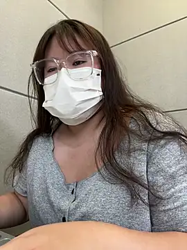 Snapshot of ariel_613 chatting on 10-16-25, 10:38 ariel 613 online show from 10-16-25, 10:38