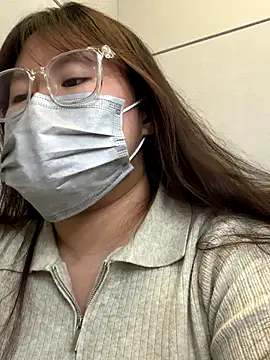 Snapshot of ariel_613 chatting on 10-21-25, 08:37 ariel 613 online show from 10-21-25, 08:37