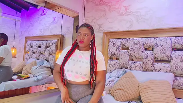 ZOLEY WATSON online show from 11-28-25, 03:09