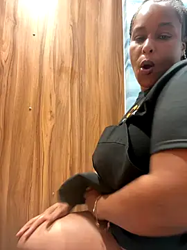 Snapshot of yummy0322 chatting on 09-10-25, 12:49 yummy0322 online show from 09-10-25, 12:49