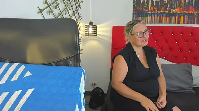 carolinacrus01 online show from 09-27-25, 05:29