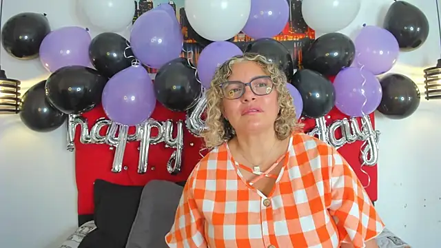 carolinacrus01 online show from 10-01-25, 03:07