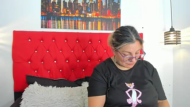 carolinacrus01 online show from 02-26-26, 06:18