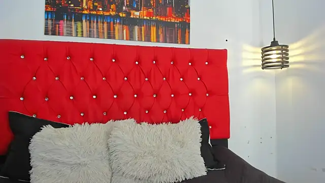 carolinacrus01 online show from 02-27-26, 04:18