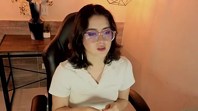 LiLLiAnderson online show from 11-13-25, 11:53