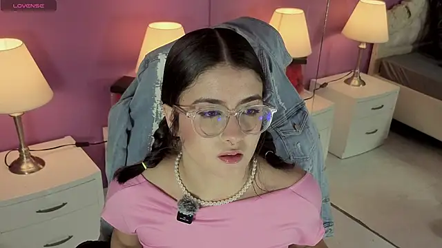 LiLLiAnderson online show from 02-08-26, 12:30