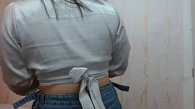 Snapshot of MiaKimky chatting on 09-11-25, 05:02 MiaKimky online show from 09-11-25, 05:02