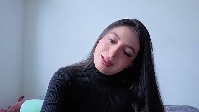 Snapshot of MiaKimky chatting on 10-20-25, 04:29 MiaKimky online show from 10-20-25, 04:29