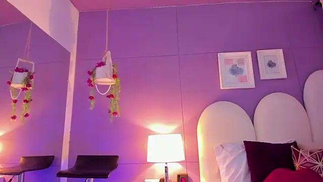 Snapshot of my_aleja_ chatting on 09-15-25, 12:49 my aleja online show from 09-15-25, 12:49