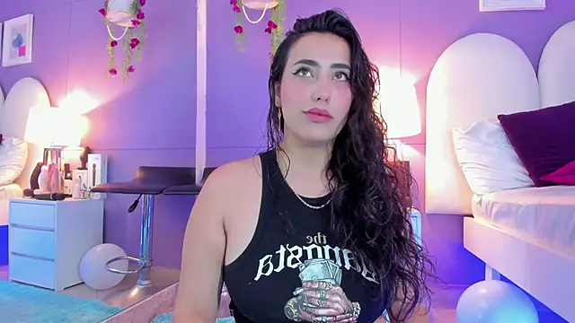 Snapshot of my_aleja_ chatting on 10-04-25, 01:09 my aleja online show from 10-04-25, 01:09