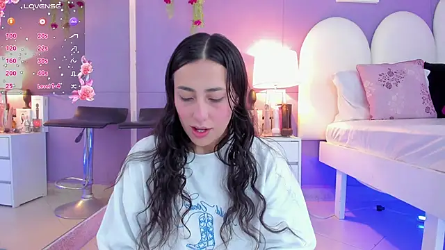 Snapshot of my_aleja_ chatting on 10-28-25, 12:52 my aleja online show from 10-28-25, 12:52