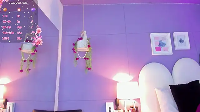 Snapshot of my_aleja_ chatting on 10-30-25, 12:39 my aleja online show from 10-30-25, 12:39