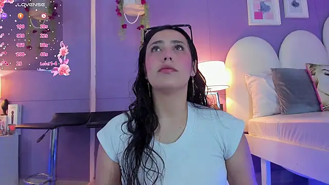 Snapshot of my_aleja_ chatting on 11-01-25, 12:51 my aleja online show from 11-01-25, 12:51