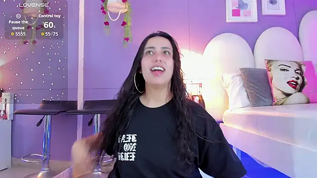 Snapshot of my_aleja_ chatting on 11-09-25, 01:53 my aleja online show from 11-09-25, 01:53