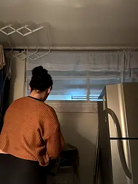 Snapshot of my_aleja_ chatting on 12-05-25, 02:09 my aleja online show from 12-05-25, 02:09