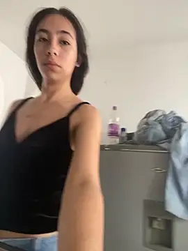 Snapshot of juliie_star chatting on 09-24-25, 03:04 juliie star online show from 09-24-25, 03:04